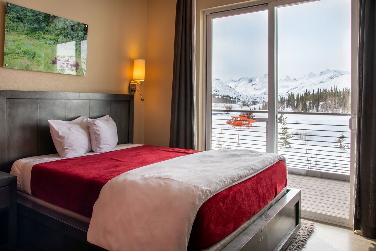 Private single room at the Tsaina Lodge