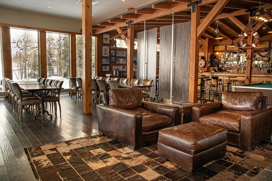 The Tsaina Lodge restaurant dining room