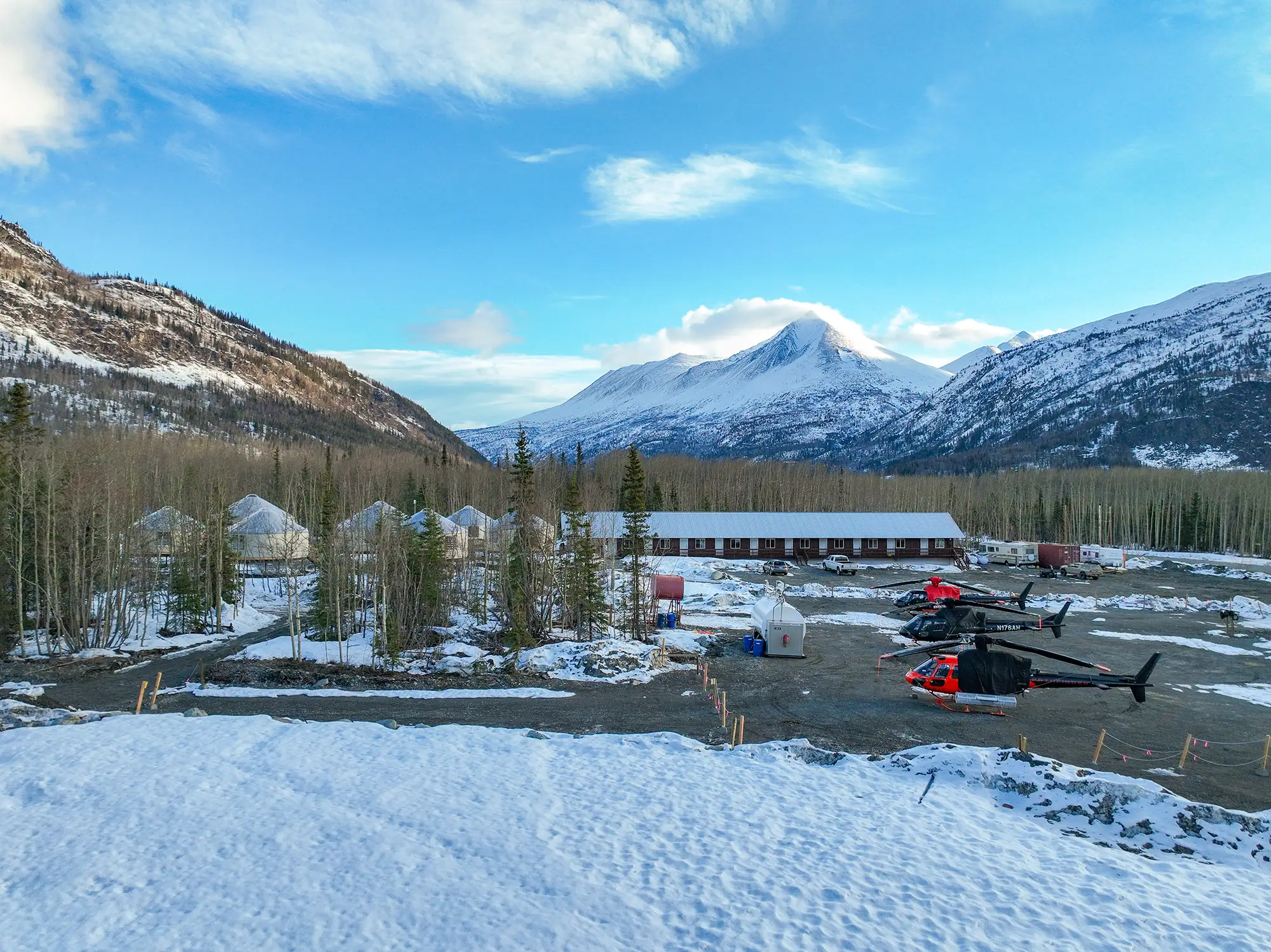Clear sky over the Alaska Rendezvous Lodge beneath the Chugach Mountains - the famous Thompson Pass blue hole
