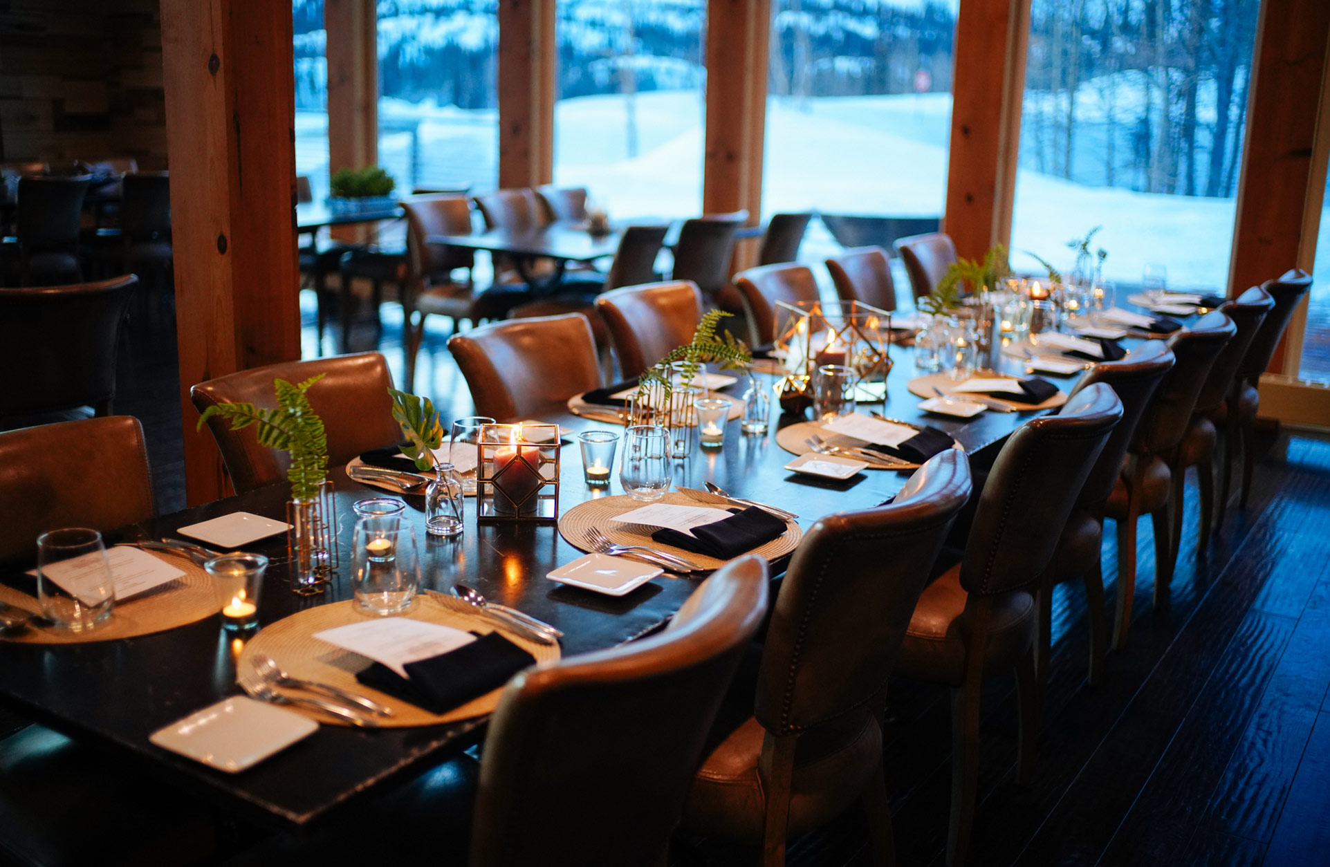 dinner-table-web dinner table restaurant bar lounge tsaina lodge valdez alaska
